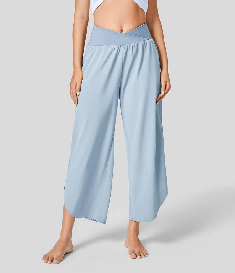 Breezeful™ crossover pants with high waistband and pleated side pockets