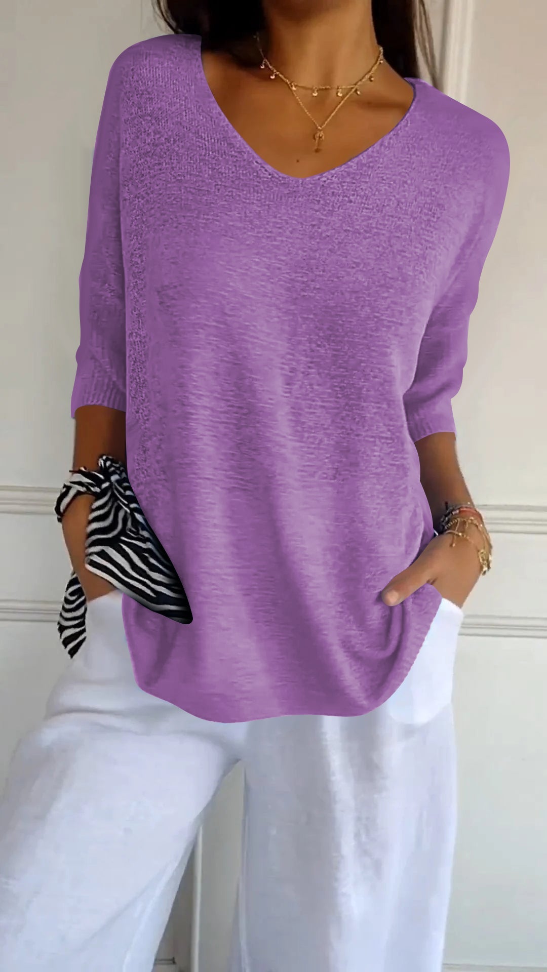 LUNA™ | PLAIN KNIT TOP WITH V-NECKLINE