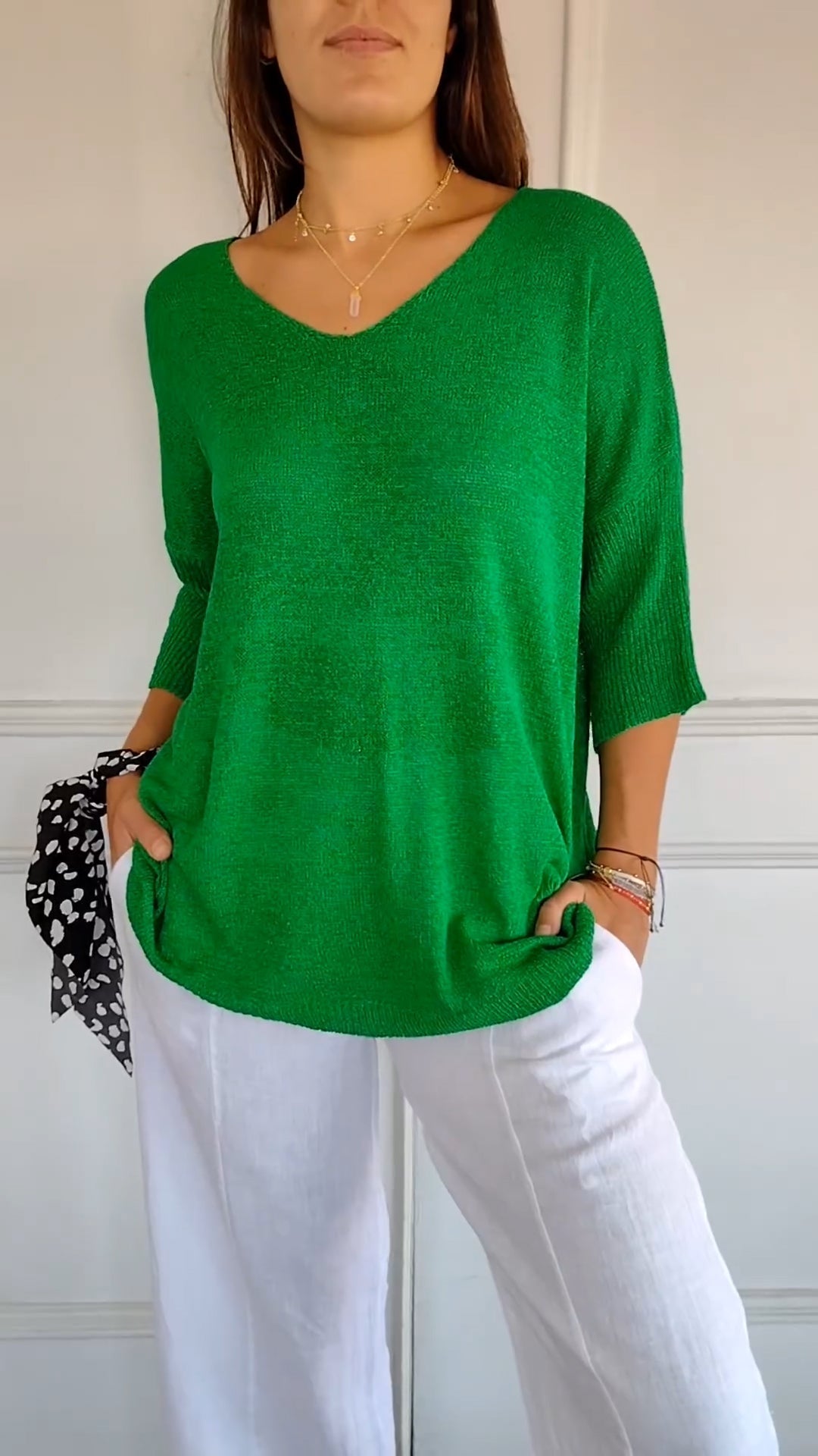 LUNA™ | PLAIN KNIT TOP WITH V-NECKLINE